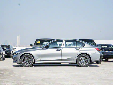 2025�� 330i M�˶���ҹ��װ