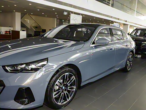 2025�� 530Li xDrive M�˶���װ