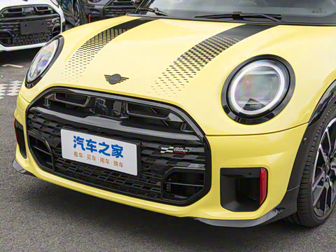 2025�� JOHN COOPER WORKS