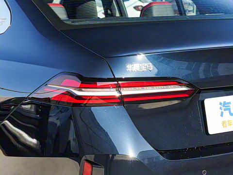 2025�� 530Li ������ M�˶���װ