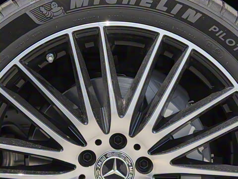 2025�� �Ŀ� GLC 300 L 4MATIC ������ 5��