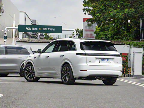 2025�� Pro ���ܻ��°�