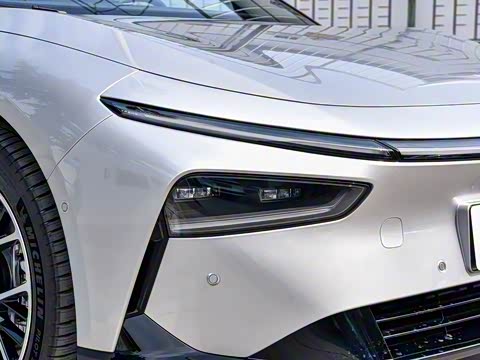 2025�� �������� Max �콢��