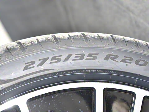 2025�� �Ŀ� E 300 L �����