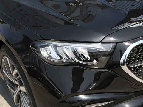 2025�� �Ŀ� E 300 L ʱ���˶���