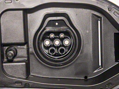 2025�� 735MAX 160kW