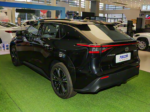 2025�� 560 ����Max��