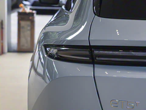 2025�� 75kWh Touring