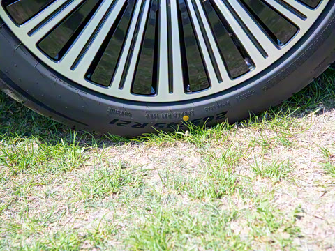 2025�� ���� Ultra�� 53.4kWh 5����