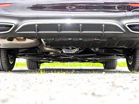 2025�� �Ŀ� E 260 L �˶���