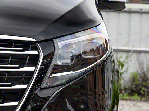 2025�� V 300 L ����������