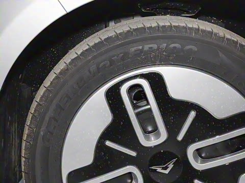 2025�� Mate 300km̤�˰�