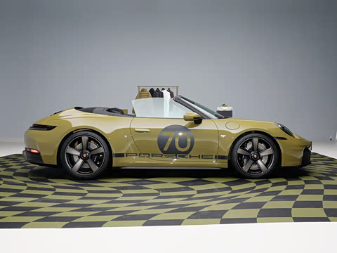 2025�� Spirit 70 3.6T Heritage Design