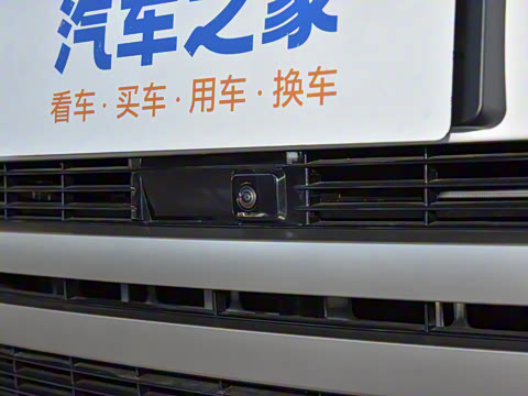 2025�� 3.0 L6 360PS ʢ����