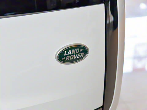 2025�� 3.0 L6 360PS ʢ����