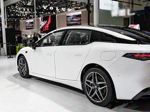 2025�� 630 Max��