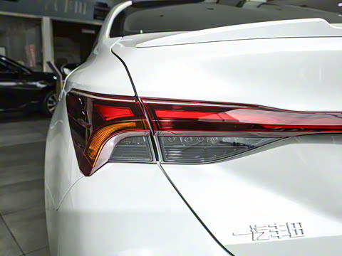 2024�� ˫�� 2.5L XLE����