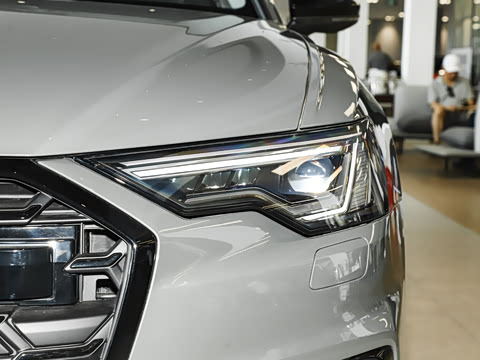 2025�� Avant 45 TFSI ��̽�ռ�