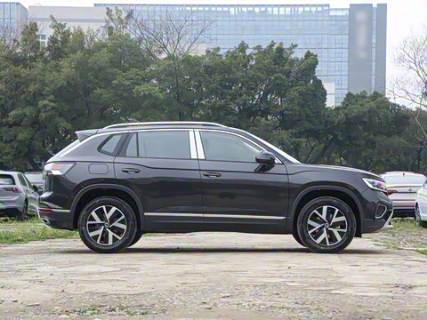 2025�� ������ 300TSI