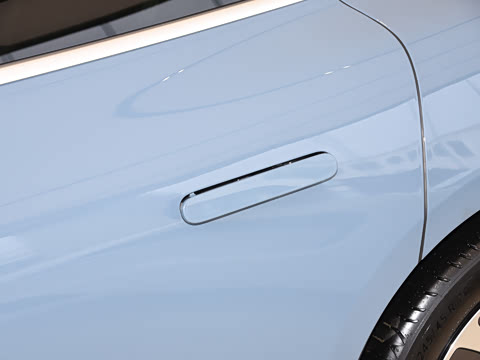 2025�� 705km Max