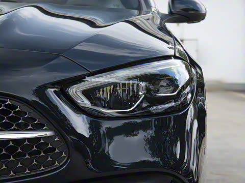 2025�� �Ŀ� C 260 L �˶���