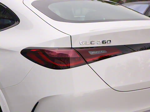 2025�� �Ŀ� GLC 260 4MATIC ����SUV