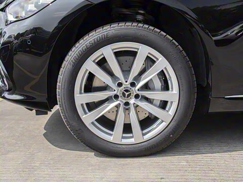 2025�� S 400 L ������