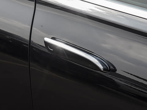 2025�� S 400 L ������