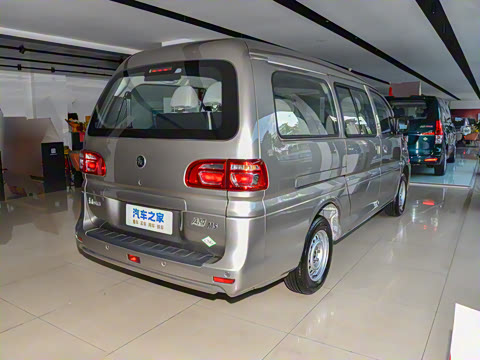 2024�� M5 1.6L ��׼��7��CNG