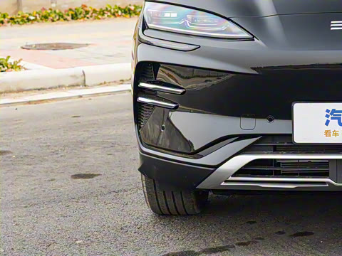 2025�� EV �Ǽݰ� 605km �콢��