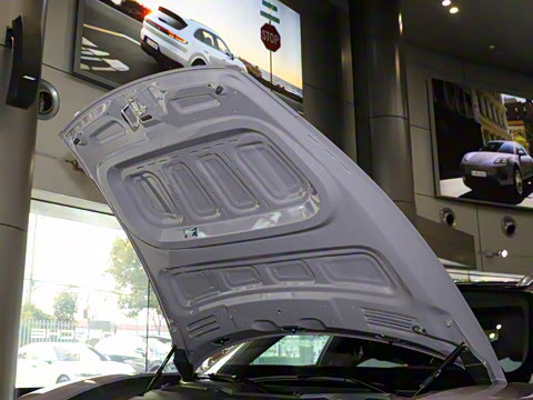 2024�� Taycan 4 Cross Turismo