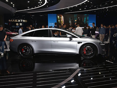 2025�� 703km Ultra�˶���