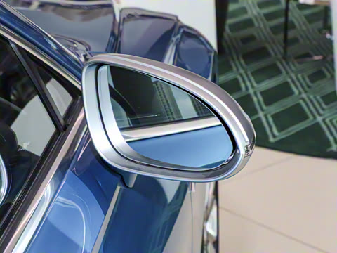 2026�� 4.0T V8 Mulliner