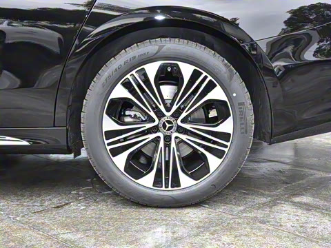 2025�� �Ŀ� E 300 L ������