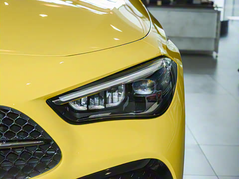 2025�� CLE 260 ������ܳ�