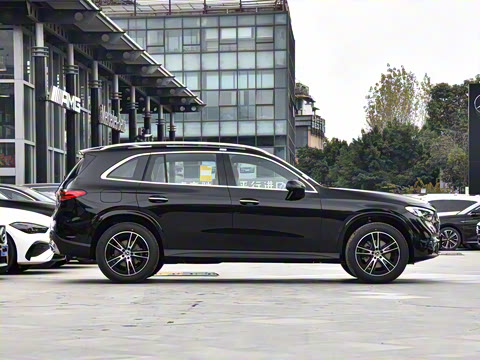 2025�� �Ŀ� GLC 260 L 4MATIC ������