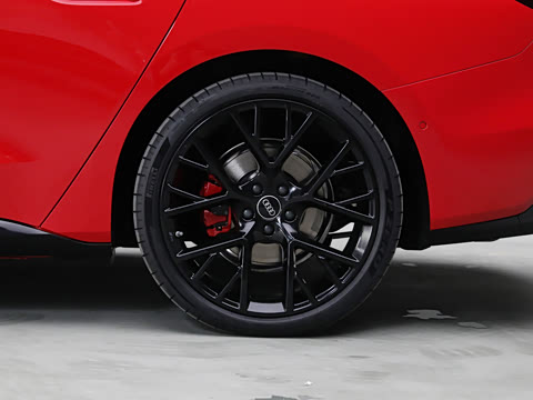 2026�� TFSI quattro 150kW �׷�������