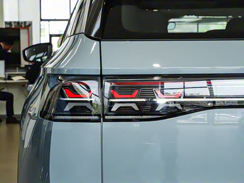 2024�� �Ŀ� 380TSI ����R-LineѲ�� ������