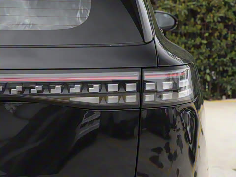 2025�� 210Ultra���Ȱ� 5��