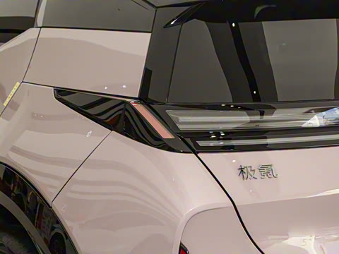 2025�� ������������