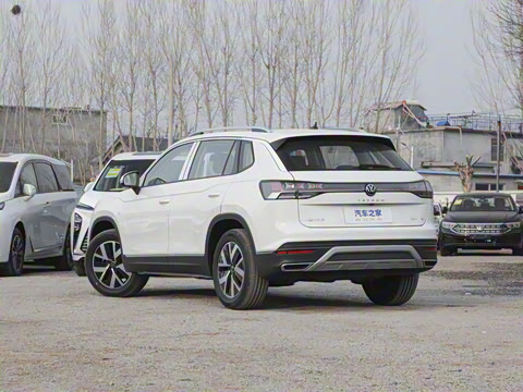 2025�� ������ 300TSI