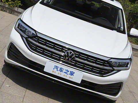 2025�� �Ŀ�� 300TSI DSG׿Խ��