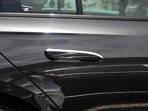 2025�� �Ŀ� E 260 �˶���