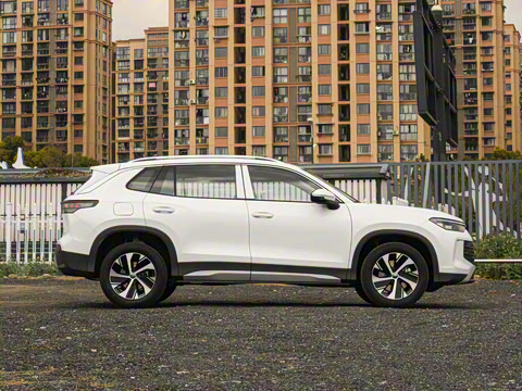 2025�� ̽��L 330TSI ������Ӣ