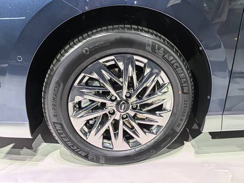 2025�� Ǭ��ϵ�� Ultra ͷ�Ȳ�