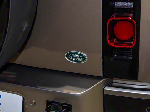 2025�� 110 3.0T P400 X-Dynamic HSE