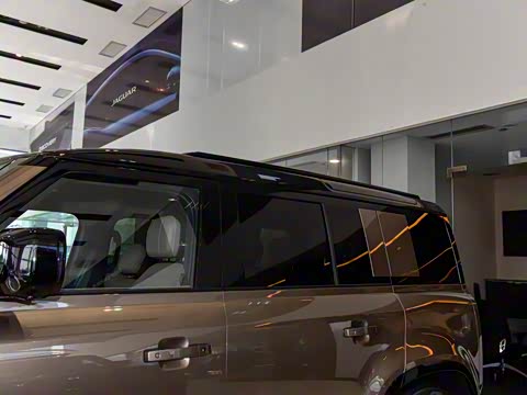 2025�� 110 3.0T P400 X-Dynamic HSE