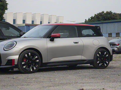 2025�� JOHN COOPER WORKS