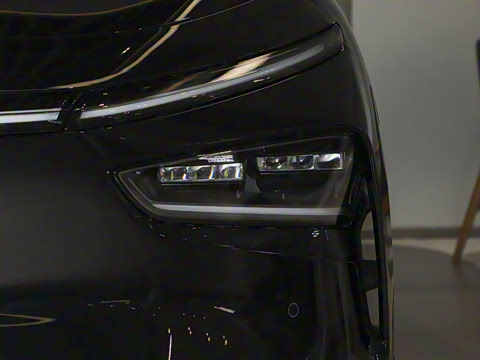 2025�� 702 �������� Max