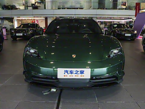 2024�� Taycan 4 Cross Turismo